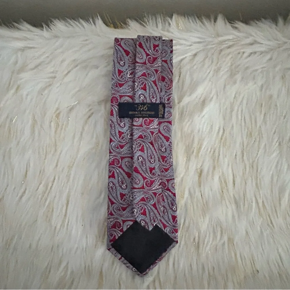 Brooks Brothers Paisley Red and Blue Men's Tie